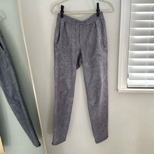 Lululemon Like New Men’s Textured Tech Pant Grey Marbled